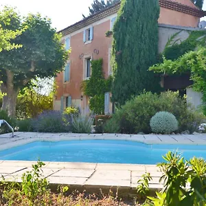 https://la-bastide-des-lavandieres.fr-provencehotel.com